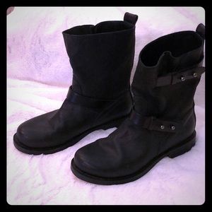 Rag and Bone black leather size 6 combat boot.